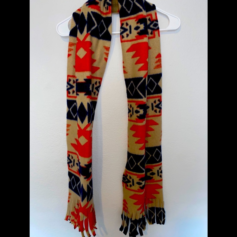Soft Fabricated Casual Scarf